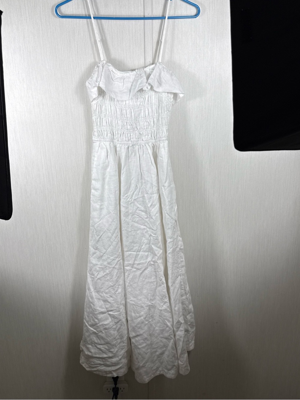 Aritzia Wilfred Portea White Linen Dress XS Ruffle Neck Smocked Body Midi